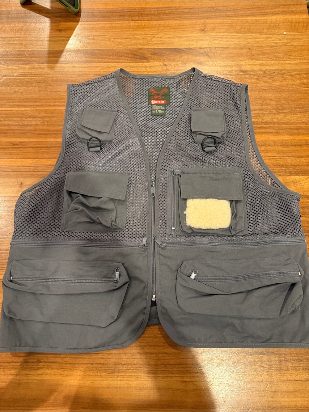 NWOT Garcia Gray L/XL Fly Fishing Vest with Lambskin Patch